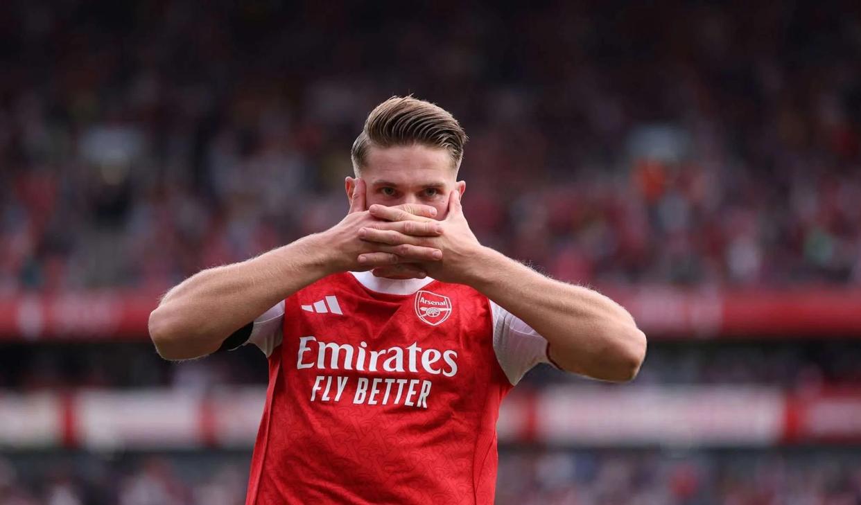 九游体育-关键时刻巴塞罗那备战英超；迎来里程碑细节曝光；气氛紧张；临场指挥获称赞的简单介绍